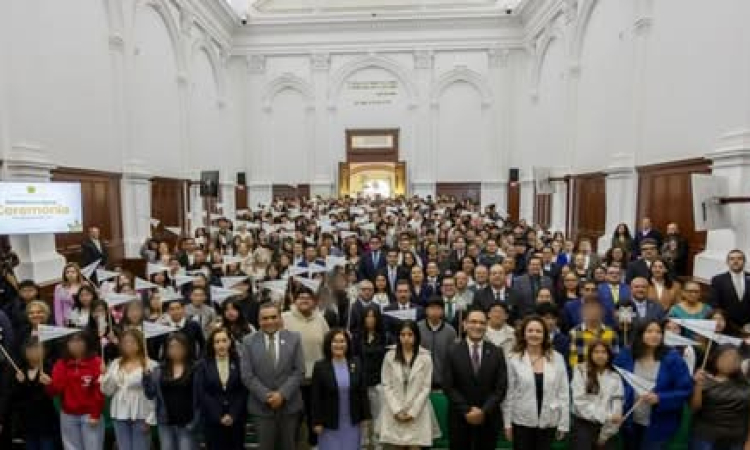 UAEMéx amplía el acceso a la educación media superior con el inicio de su Bachillerato Digital.